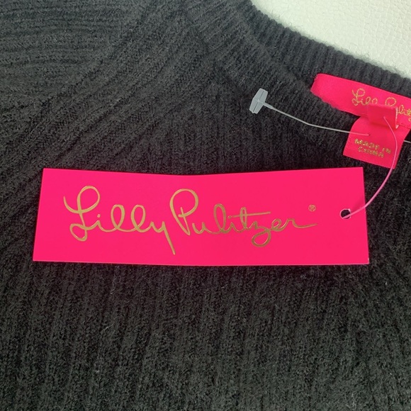 Lilly Pulitzer Black Crew neck crop Sweater  Medium Oversized Wing sleeve NWT - Picture 6 of 13